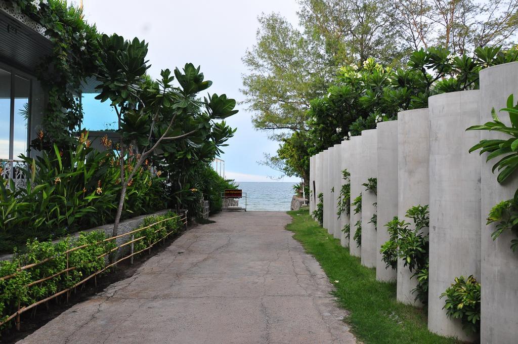 Summer Hua Hin Condominium Room photo